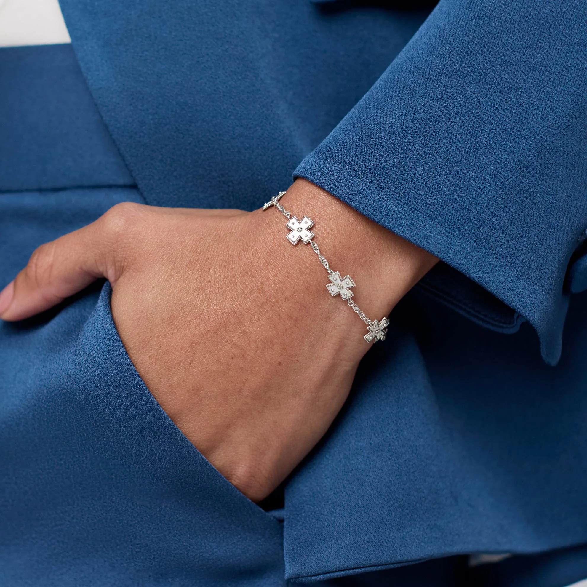 Canterbury Delicate Bracelet - Image 2