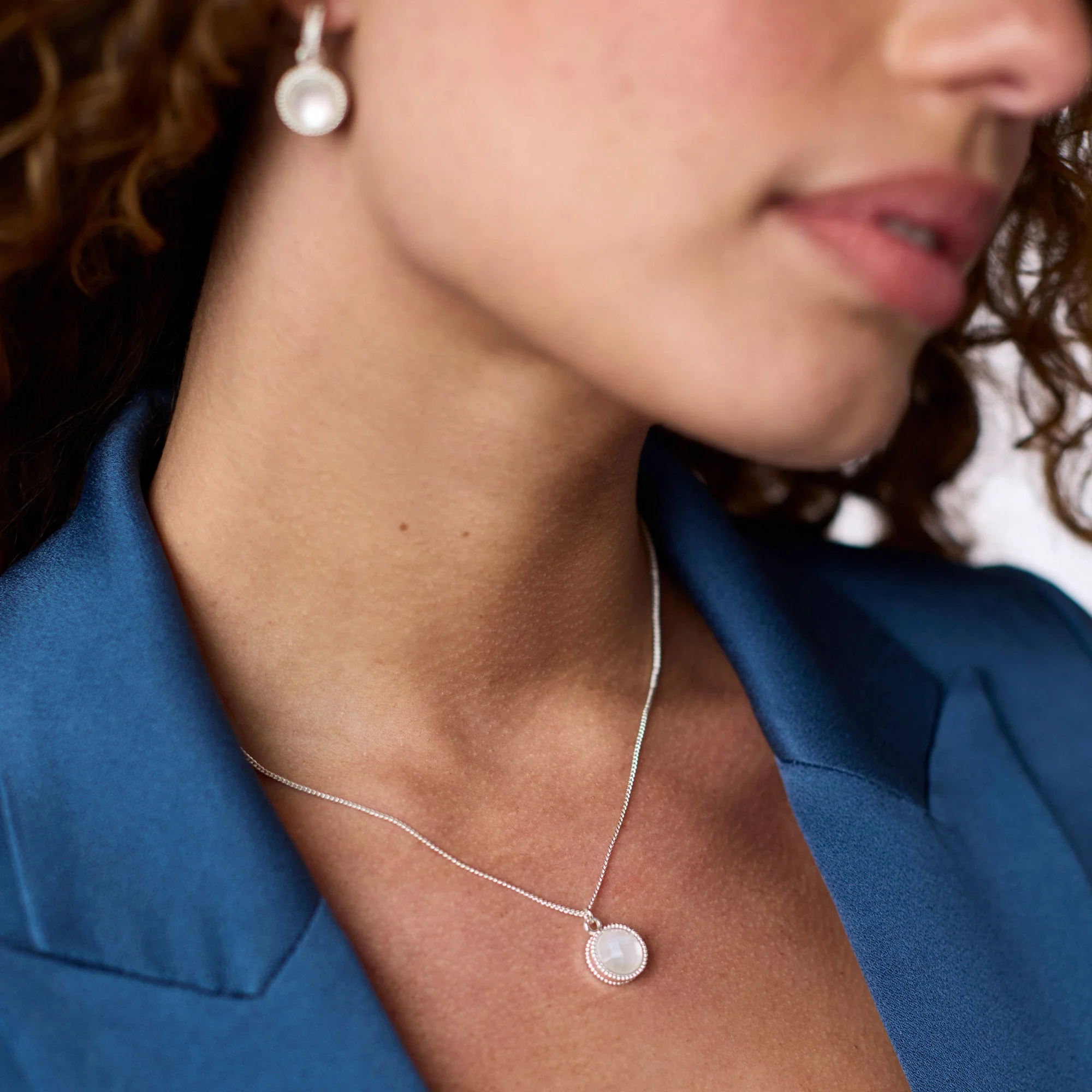 Fleur-de-Lis Solitaire Necklace - Image 9